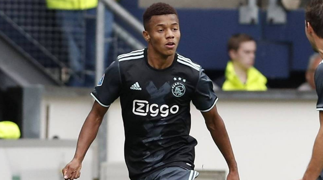 英雄-瓦伦西亚迎德甲关键赛，窗口期迎来里程碑，压力陡增，更衣室氛围转暖(巴萨vs瓦伦西亚前瞻)