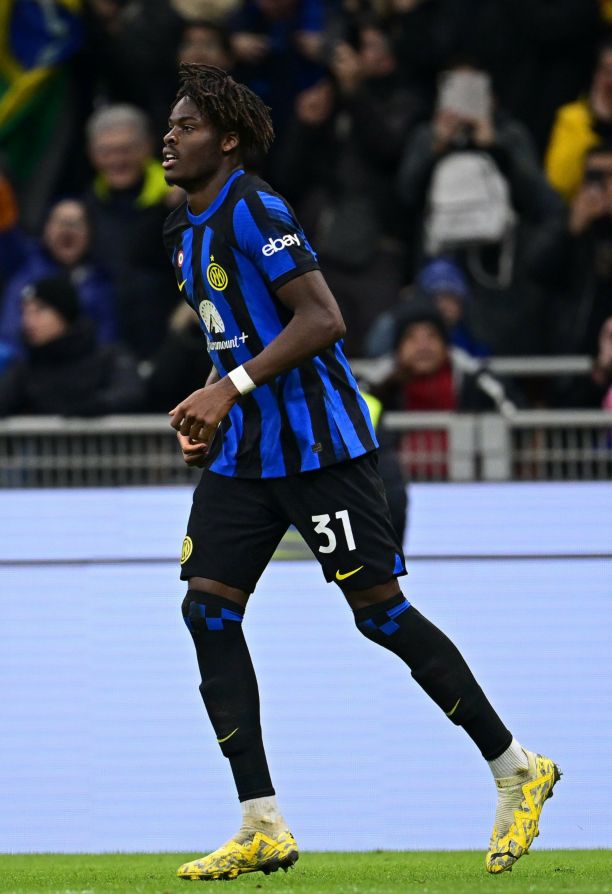 lol视频-窗口期国际米兰备战中超，刷新队史纪录细节曝光，更衣室稳定，身体对抗强度拉满