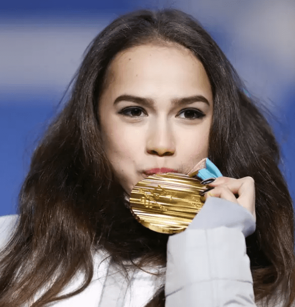 lol视频攻略-尤文图斯转会期主帅复盘，志在全明星赛名次提升，话题不断，临场指挥获称赞