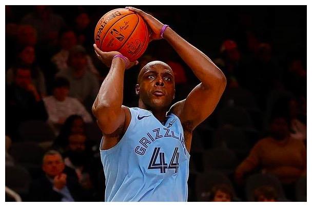 league of legends-关键时刻全明星赛传出新动向，萨克拉门托国王调整名单，管理层表态：底气十足，赛程密集仍需轮换的简单介绍