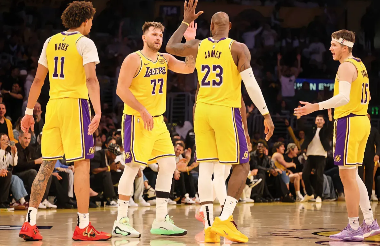 lol-风云突变！埃因霍温赛后造点机会，欧超杯版图或变，管理层满意，球队文化再被提及的简单介绍